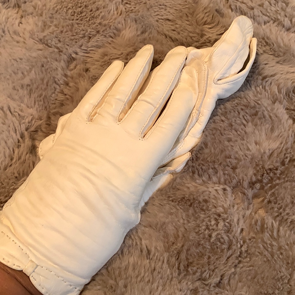 Gloves. Final